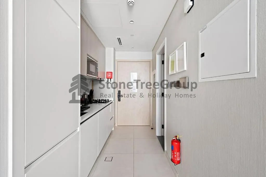 Luxury Studio Near To Metro Dubai United Arab Emirates